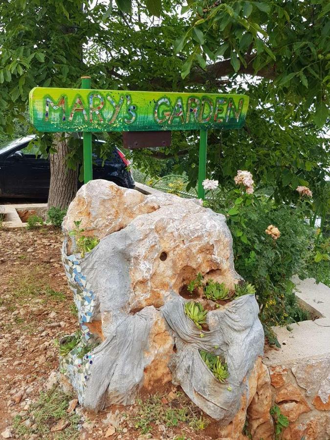 Tulisevica Mary'S Gardenヴィラ エクステリア 写真